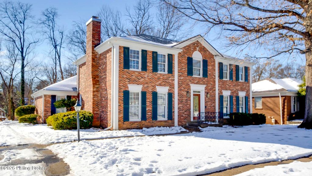 Photo of 2002 Bainbridge Row Dr, Louisville, KY 40207 (MLS # 1708648)