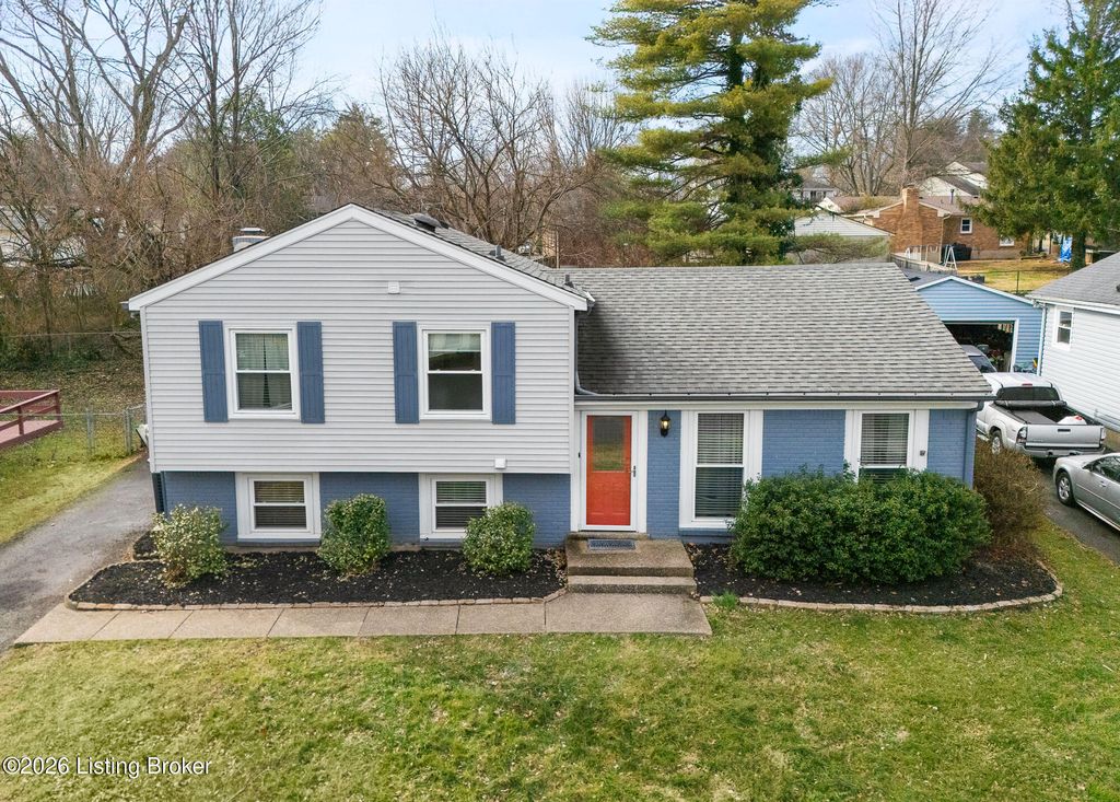 Photo of 4322 Accomack Dr, Louisville, KY 40241 (MLS # 1706960)