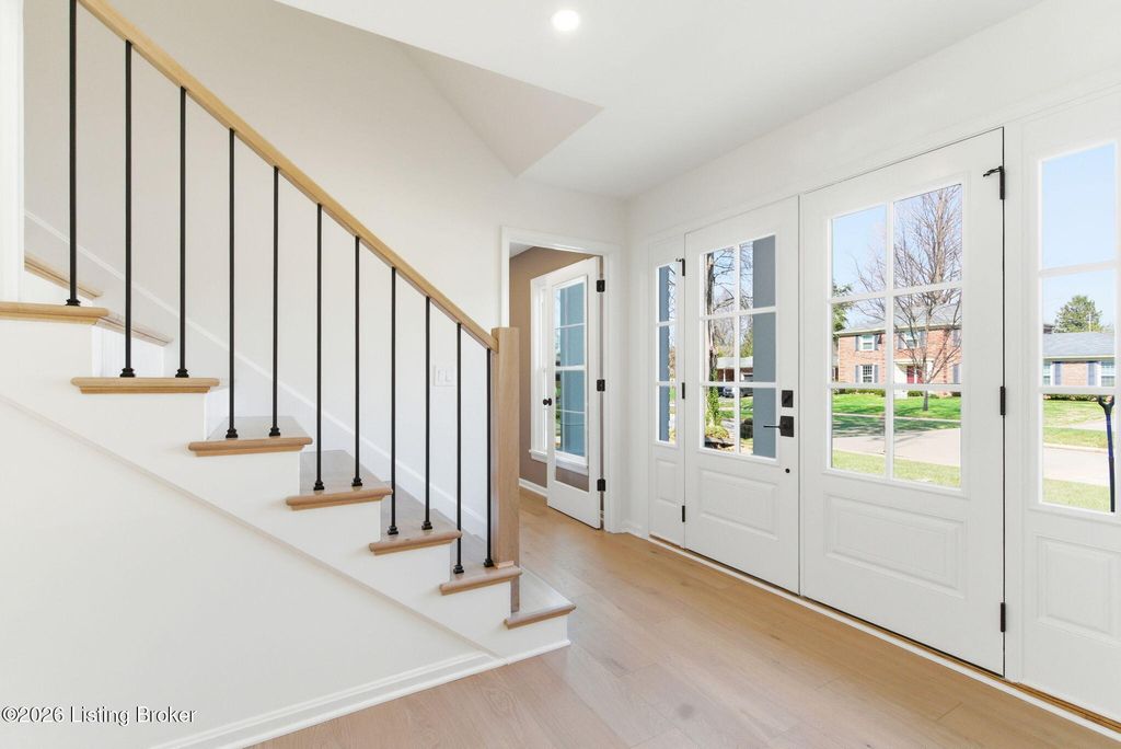 Photo of 8618 Nottingham Pkwy, Louisville, KY 40222 (MLS # 1712128)