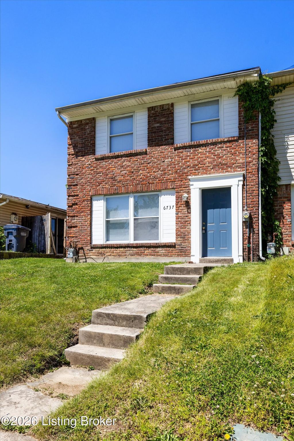 Photo of 6737 Vandre Ave, Louisville, KY 40228 (MLS # 1716739)