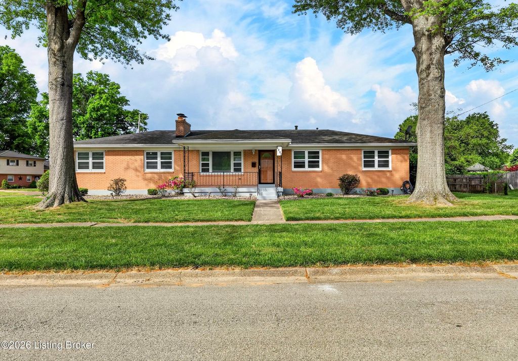 Photo of 9804 Evening Star Dr, Louisville, KY 40272 (MLS # 1714974)