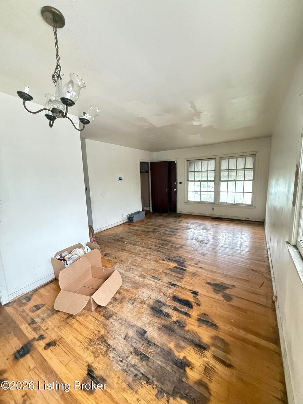 Photo of 1206 Fairland Pl, Louisville, KY 40211 (MLS # 1713634)