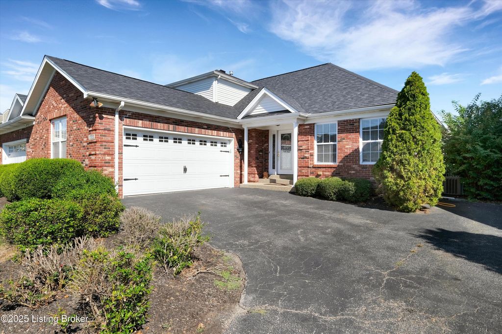 Photo of 1705 Anchorage Ct, Prospect, KY 40059 (MLS # 1699817)