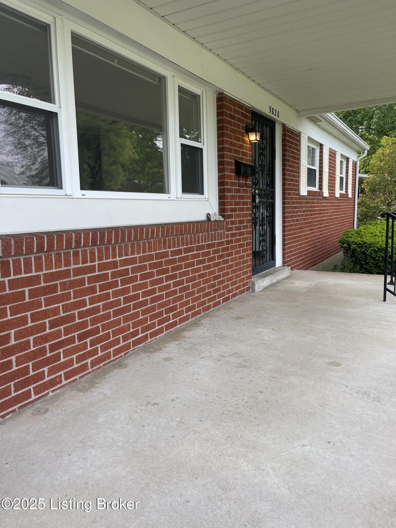 9820 Seville Dr, Louisville, Pennsylvania image 3