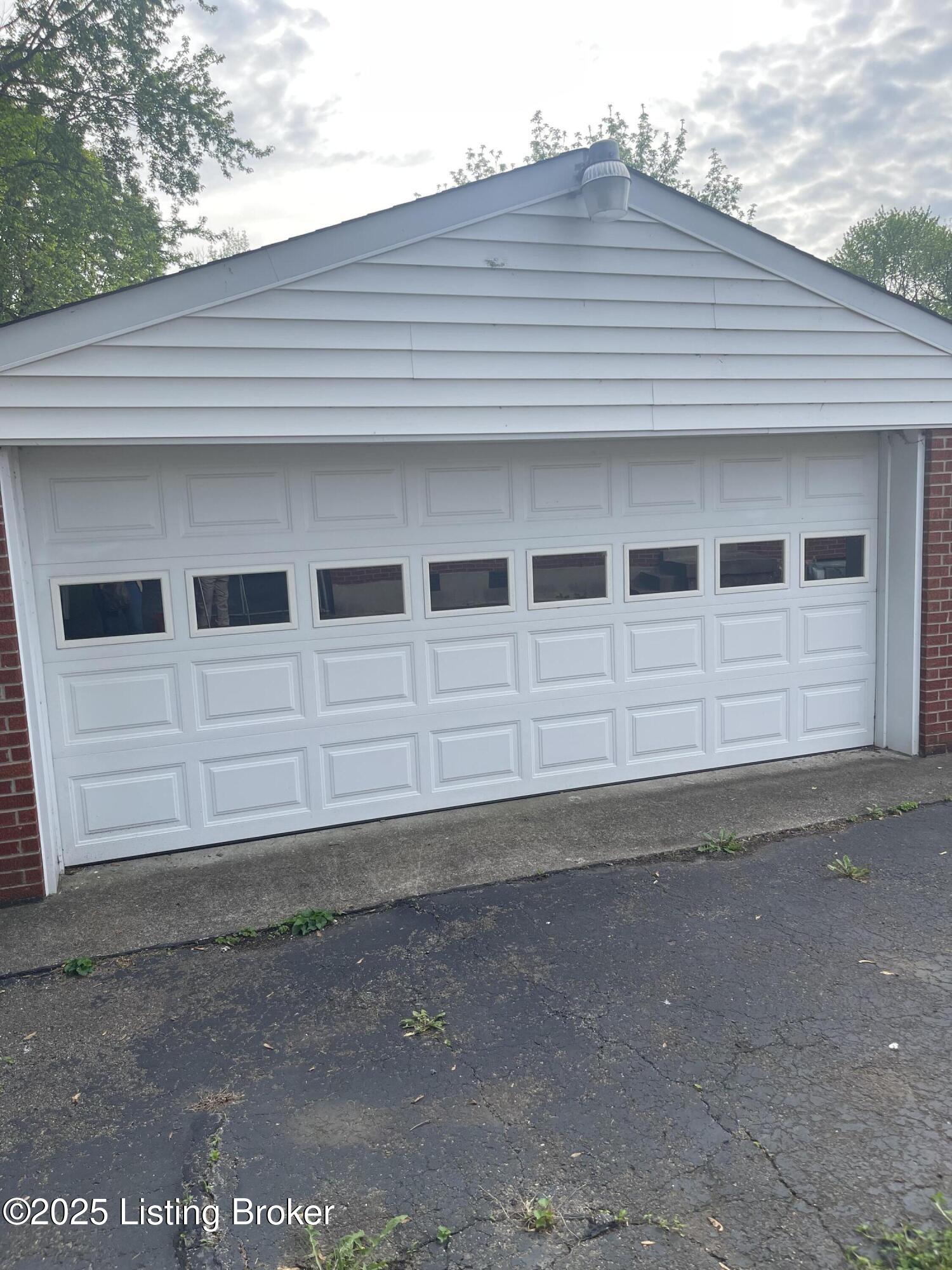 9820 Seville Dr, Louisville, Pennsylvania image 21