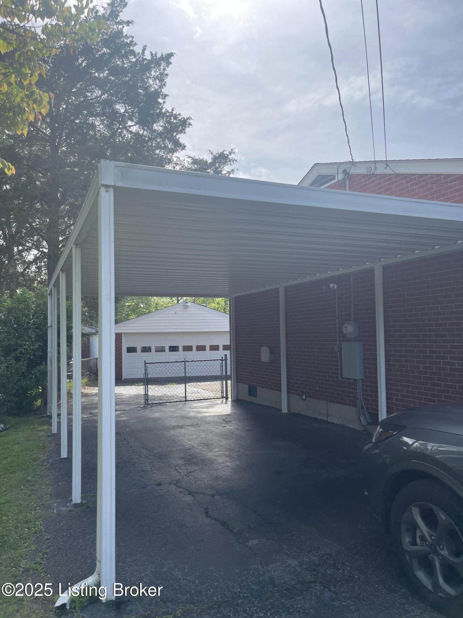 9820 Seville Dr, Louisville, Pennsylvania image 5