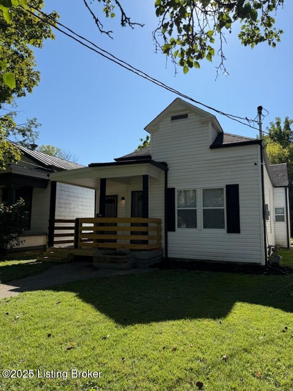 Photo of 2618 W Main St, Louisville, KY 40212 (MLS # 1700532)