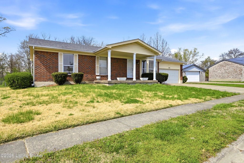 Photo of 4702 Unseld Blvd, Louisville, KY 40218 (MLS # 1713438)