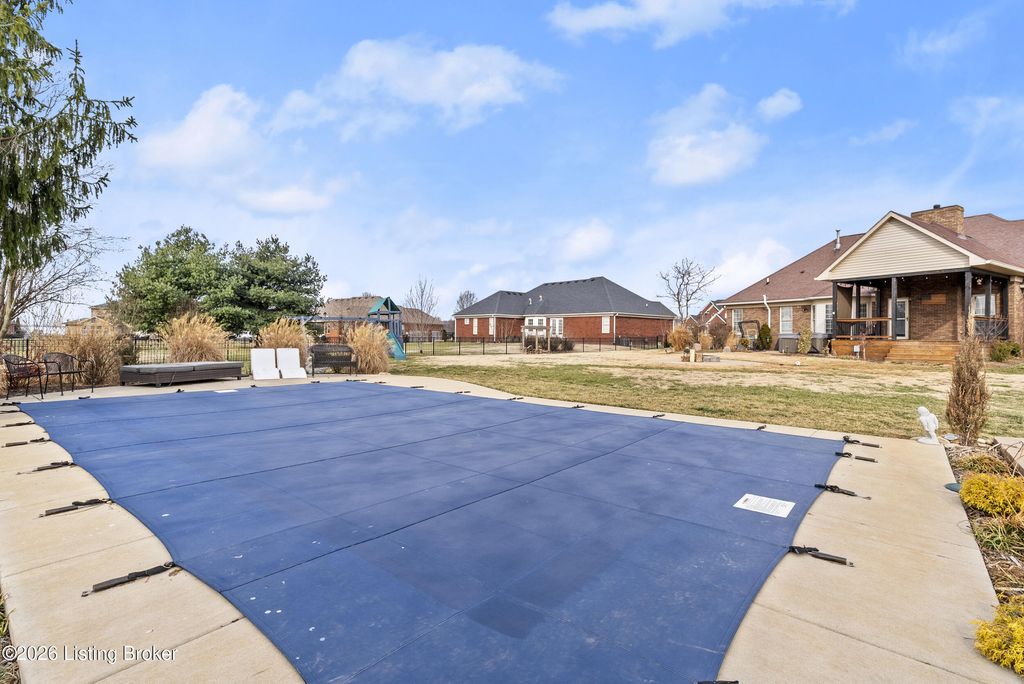 Photo of 328 Stoneyridge Wynde, Shepherdsville, KY 40165 (MLS # 1709933)