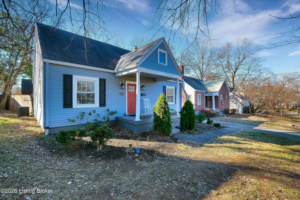 Photo of 1804 Radnor Ave, Louisville, KY 40205 (MLS # 1711780)