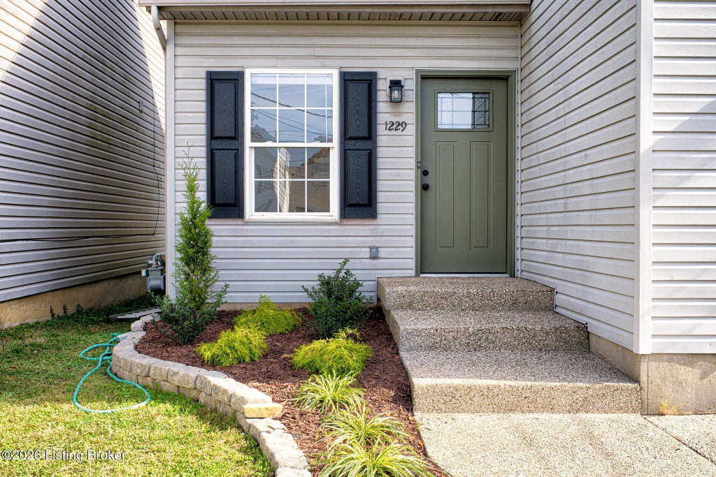 Photo of 1229 Etawah Ave, Louisville, KY 40222 (MLS # 1732983)