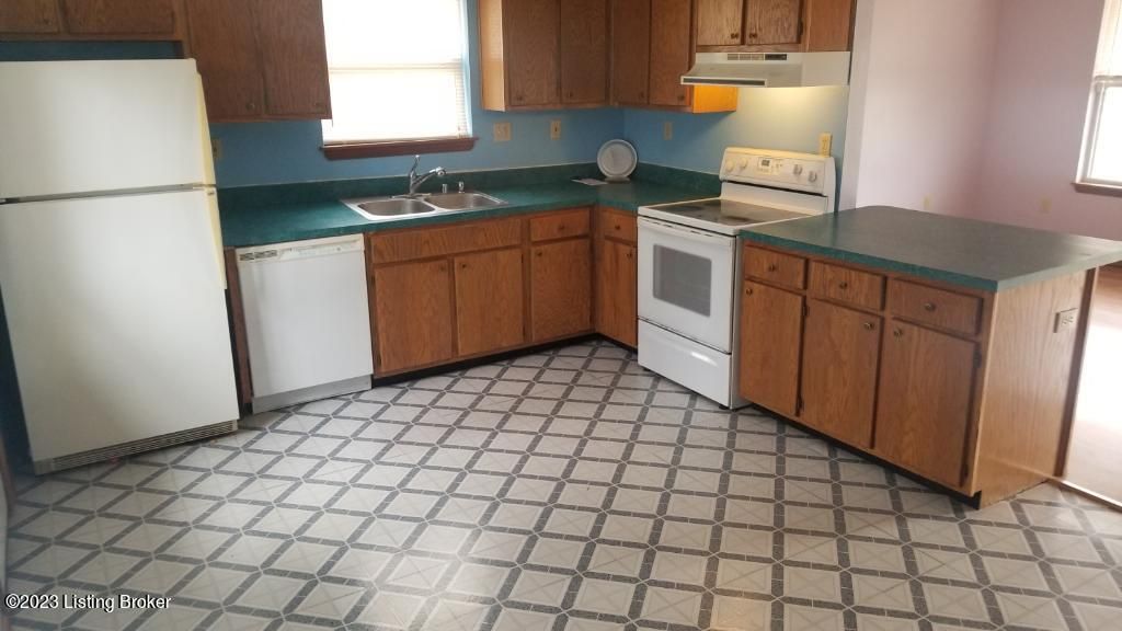 Photo of 9408 Pirouette Ave, Fairdale, KY 40118 (MLS # 1717875)