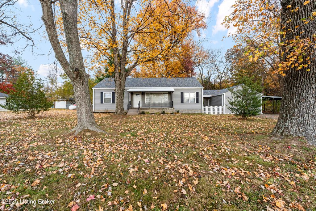 Photo of 619 Watterson Way, Louisville, KY 40243 (MLS # 1704605)