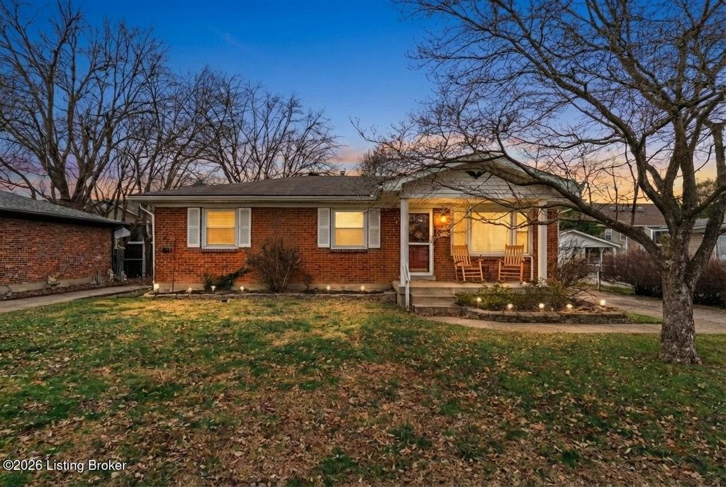 Photo of 6314 Mt Everest Dr, Louisville, KY 40216 (MLS # 1711085)