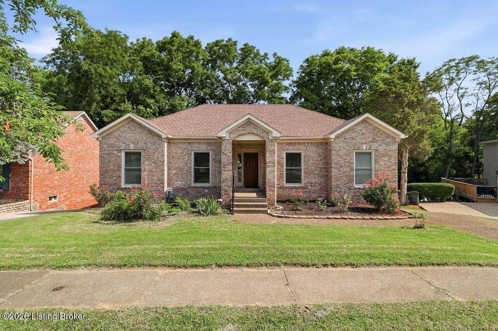 Photo of 2809 Antone Pkwy, Louisville, KY 40220 (MLS # 1724298)