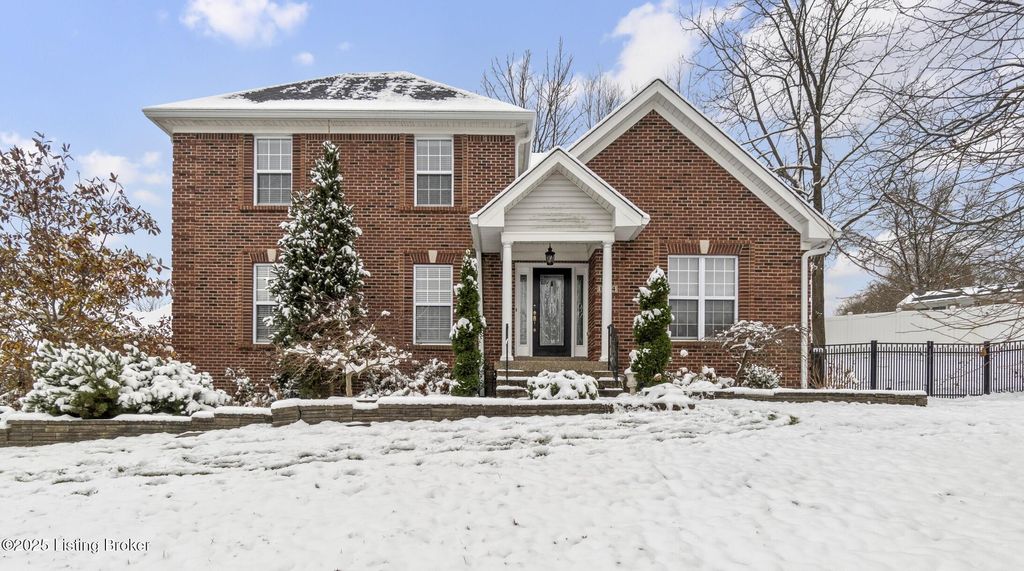 Photo of 12104 Briargate Ln, Goshen, KY 40026 (MLS # 1703084)