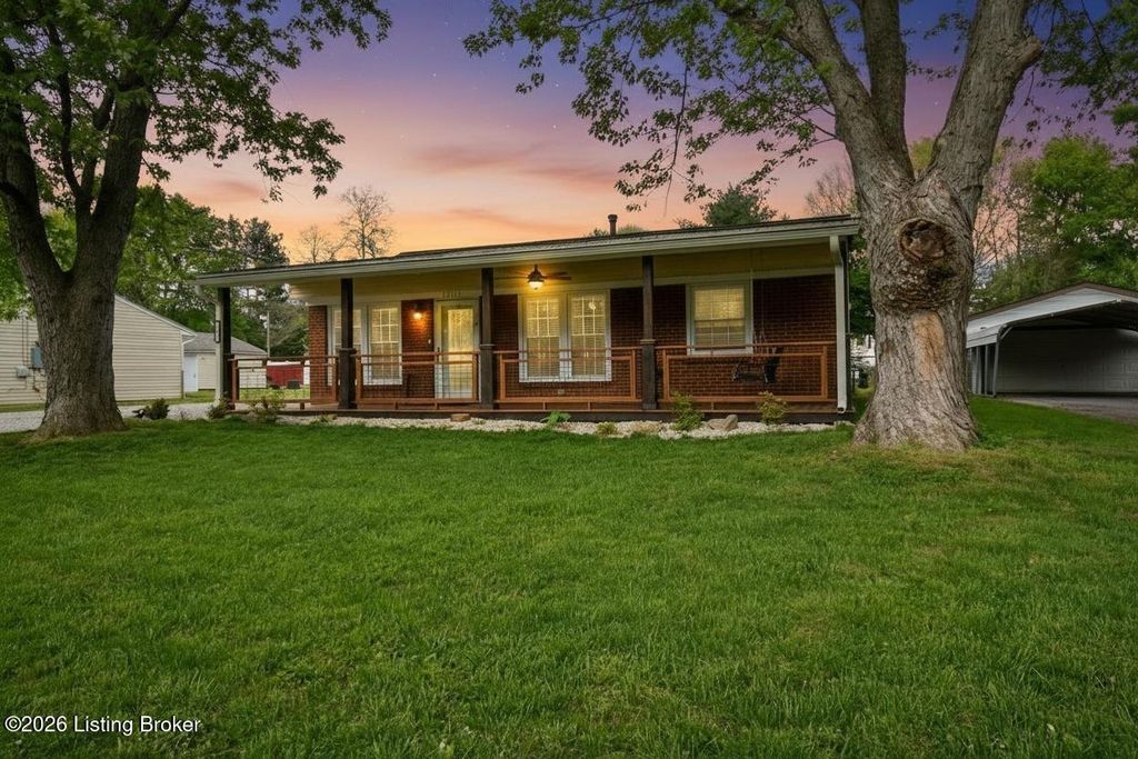 Photo of 10507 Grafton Hall Rd, Louisville, KY 40272 (MLS # 1714636)