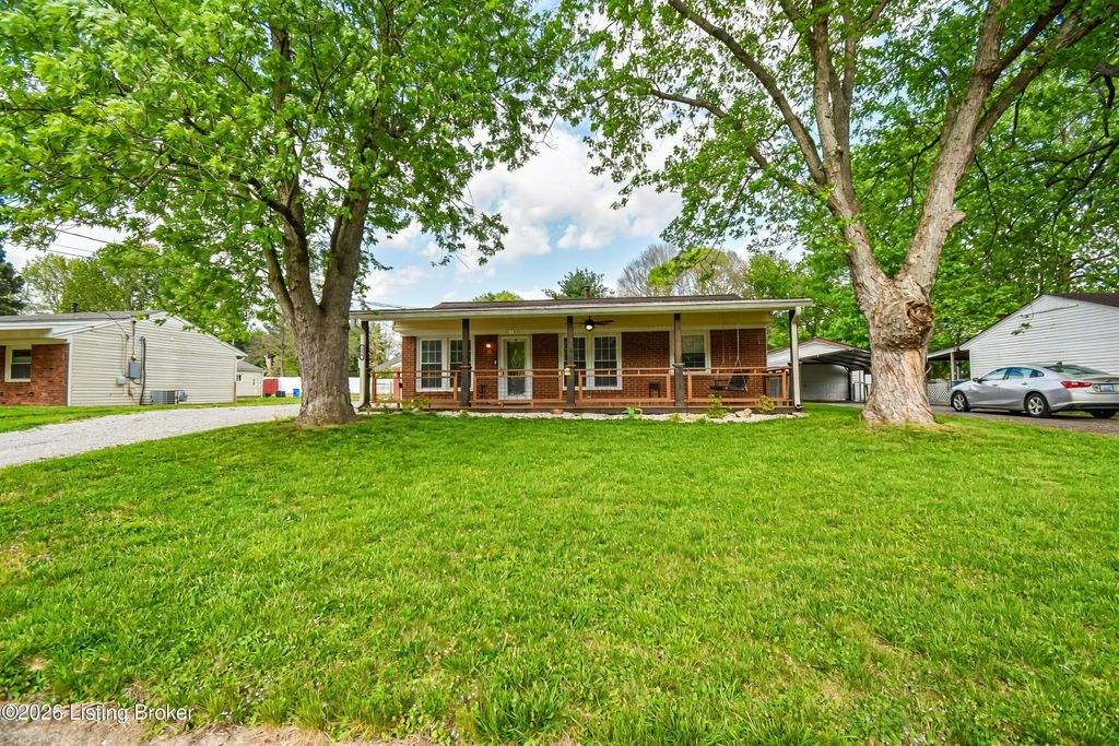 Photo of 10507 Grafton Hall Rd, Louisville, KY 40272 (MLS # 1714636)