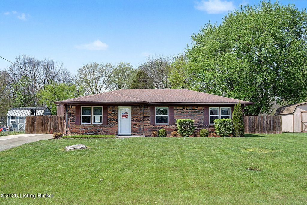 Photo of 175 Mary Dr, Mt Washington, KY 40047 (MLS # 1715398)