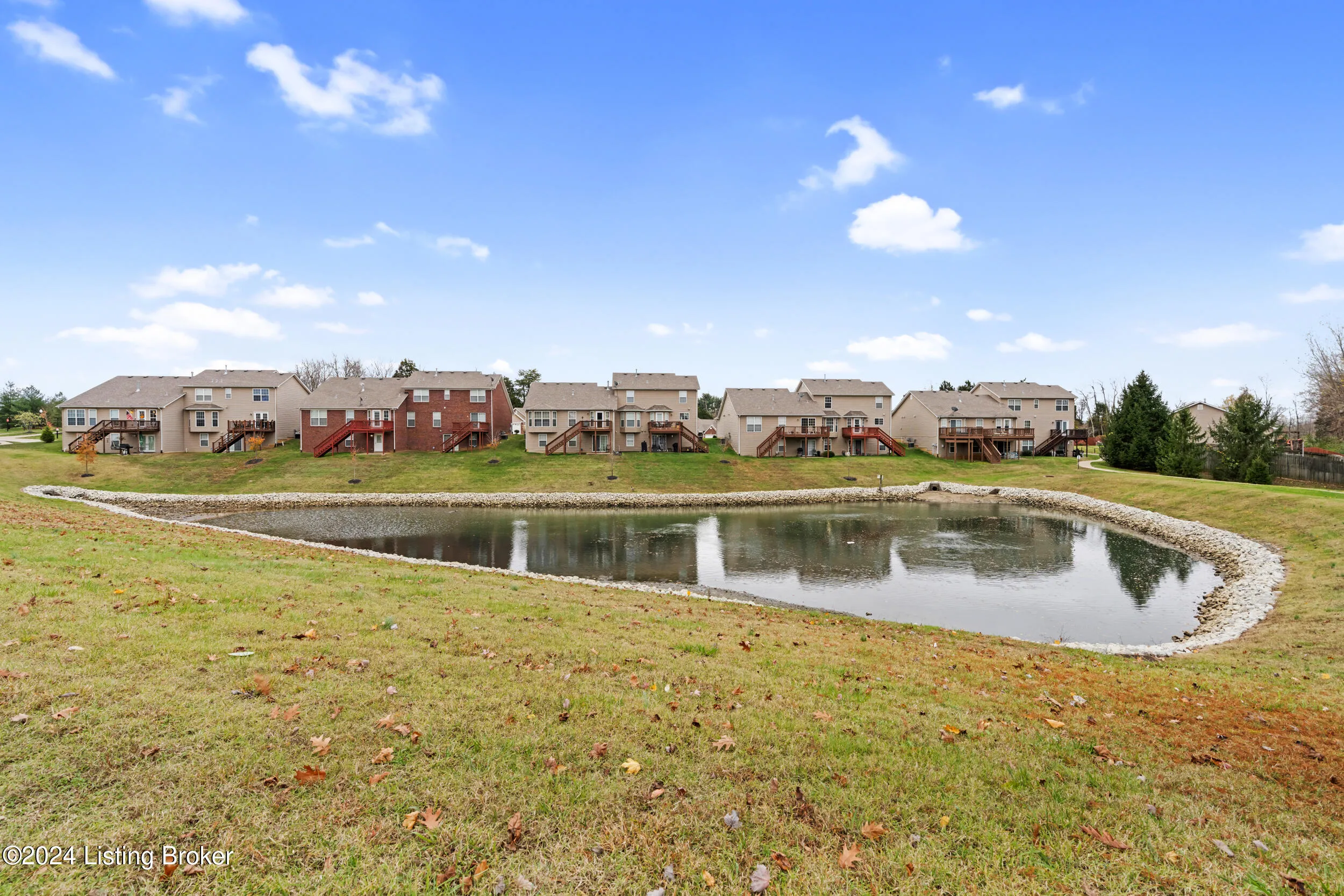 Louisville, Kentucky 40228, United States, 3 Bedrooms Bedrooms, ,3 BathroomsBathrooms,Residential,Active,31128