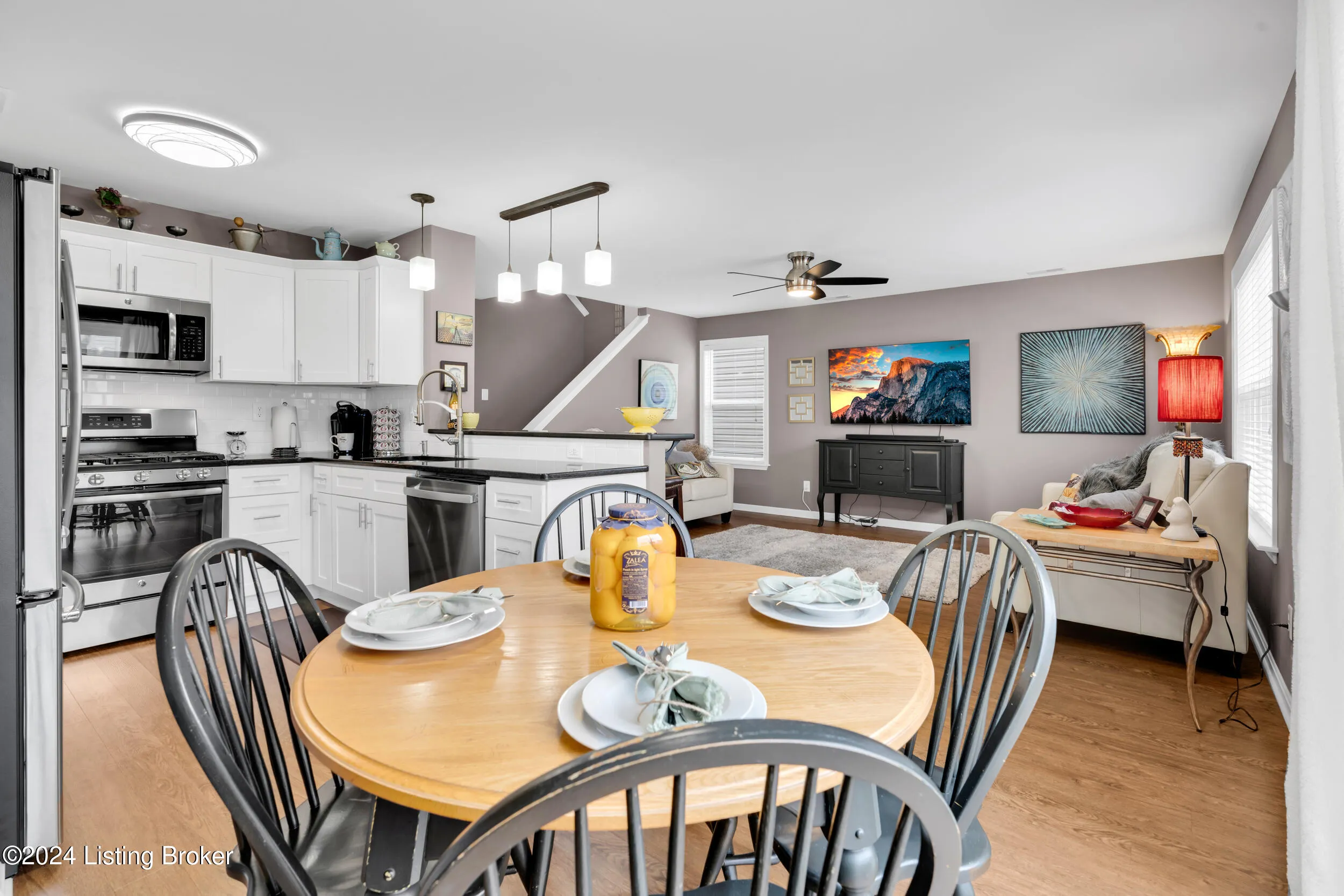 Louisville, Kentucky 40228, United States, 3 Bedrooms Bedrooms, ,3 BathroomsBathrooms,Residential,Active,31128