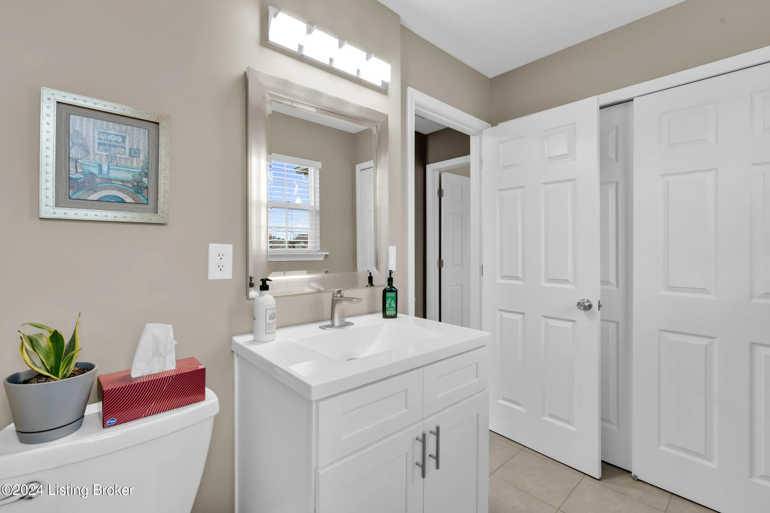 Louisville, Kentucky 40228, United States, 3 Bedrooms Bedrooms, ,3 BathroomsBathrooms,Residential,Active,31128