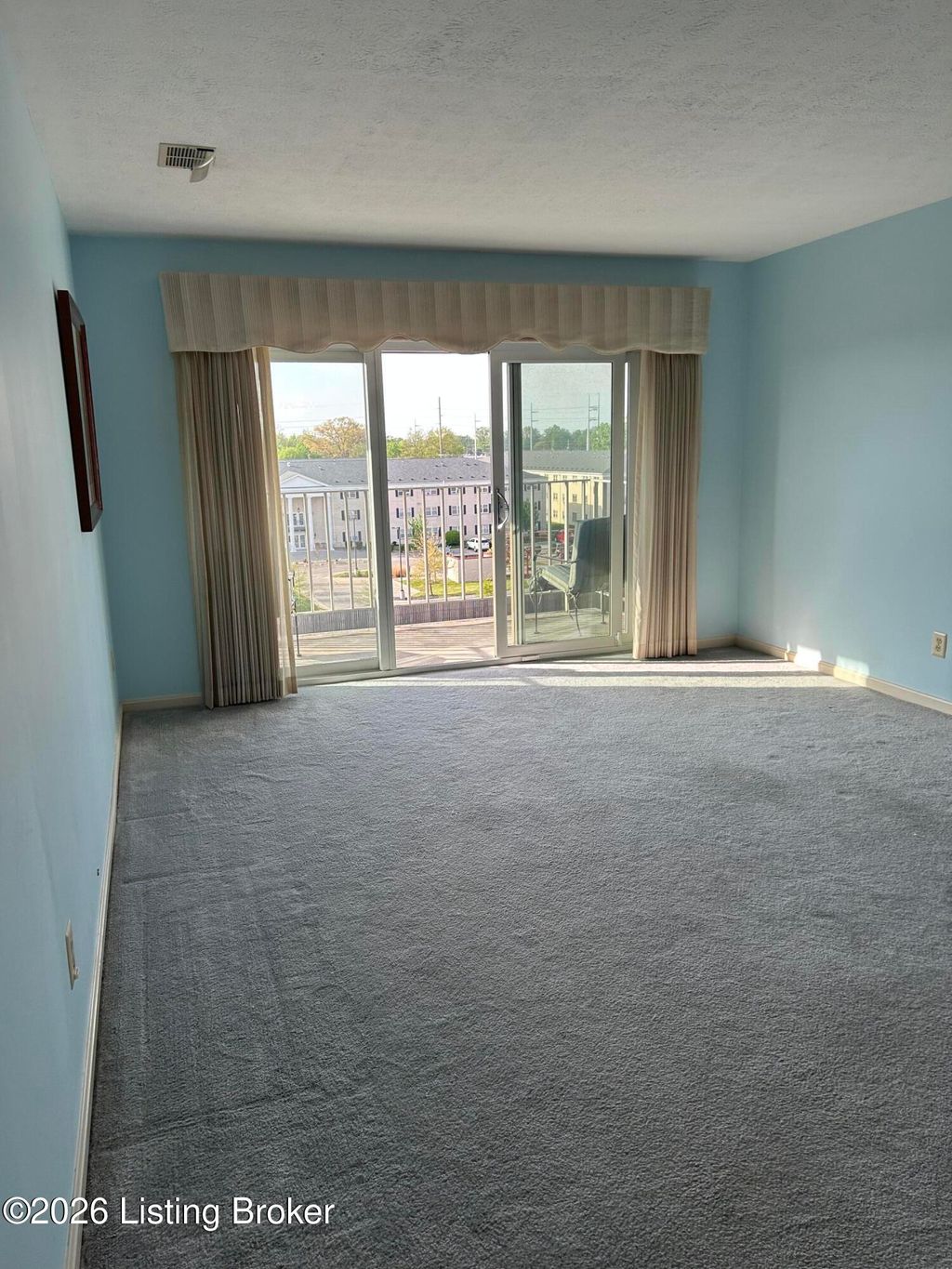 Photo of 3030 Breckenridge Ln #APT 519, Louisville, KY 40220 (MLS # 1714189)