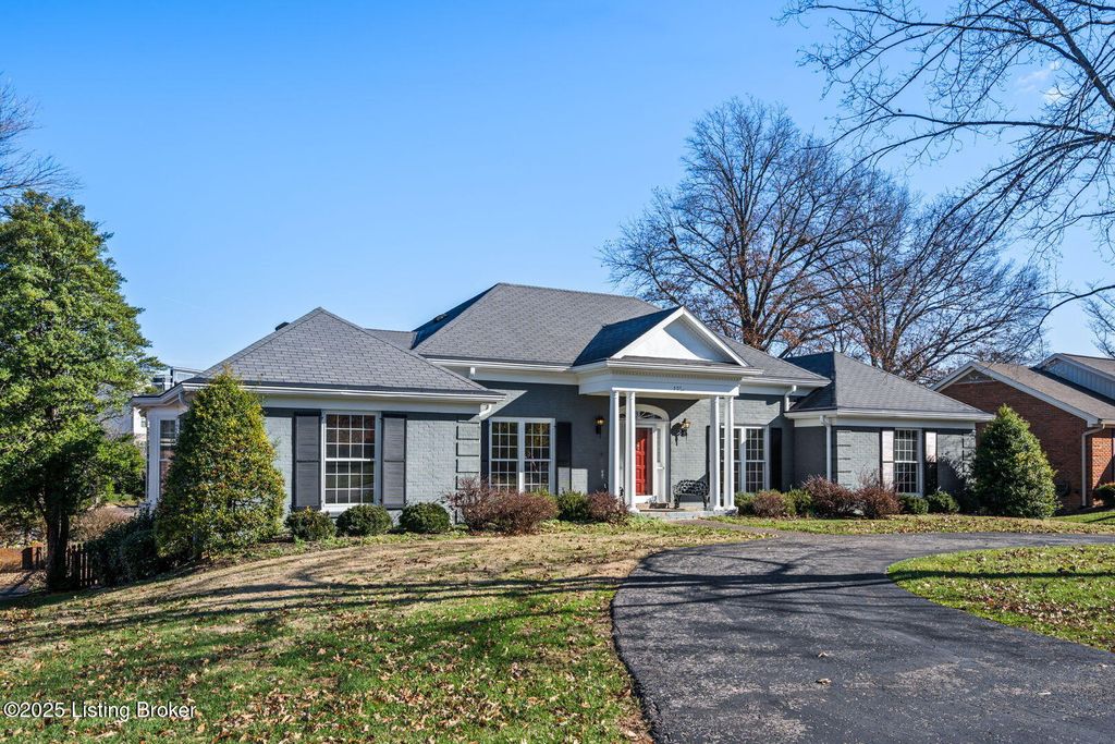 Photo of 509 Nottingham Pkwy, Louisville, KY 40222 (MLS # 1704435)