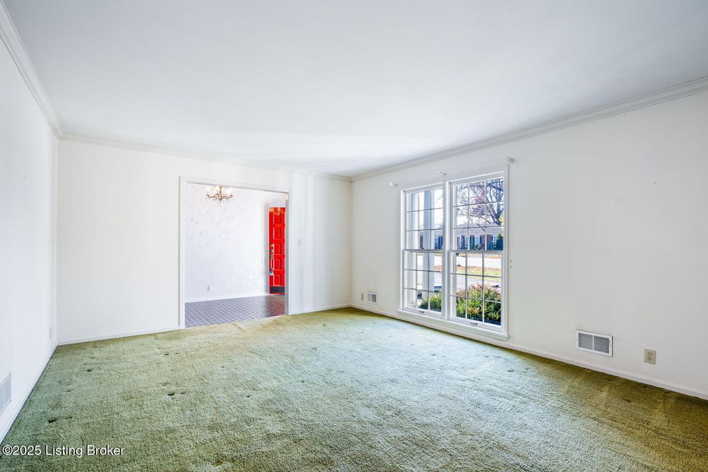 Photo of 509 Nottingham Pkwy, Louisville, KY 40222 (MLS # 1704435)