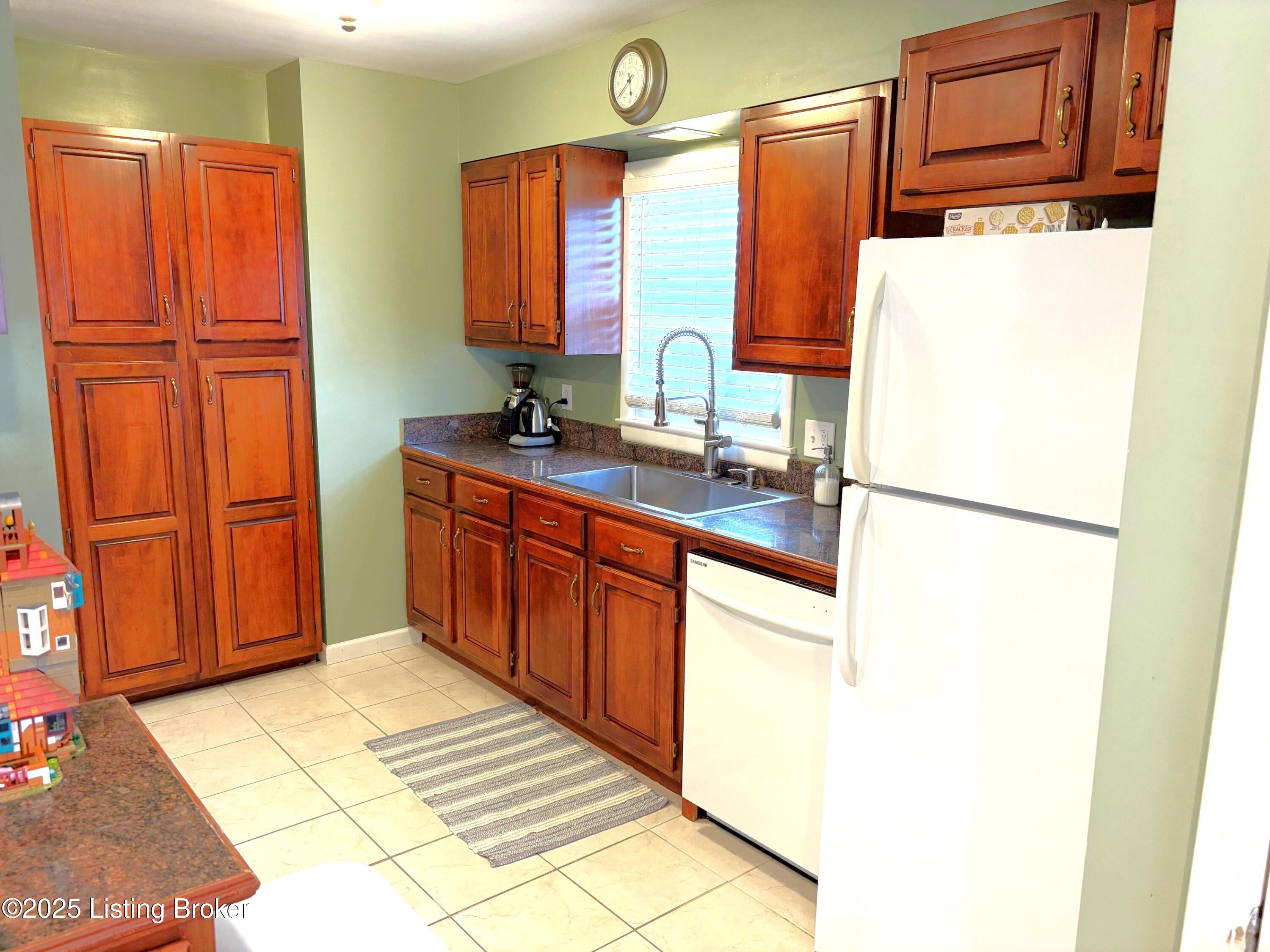 3756 Glenmeade Rd, Louisville, Pennsylvania image 11