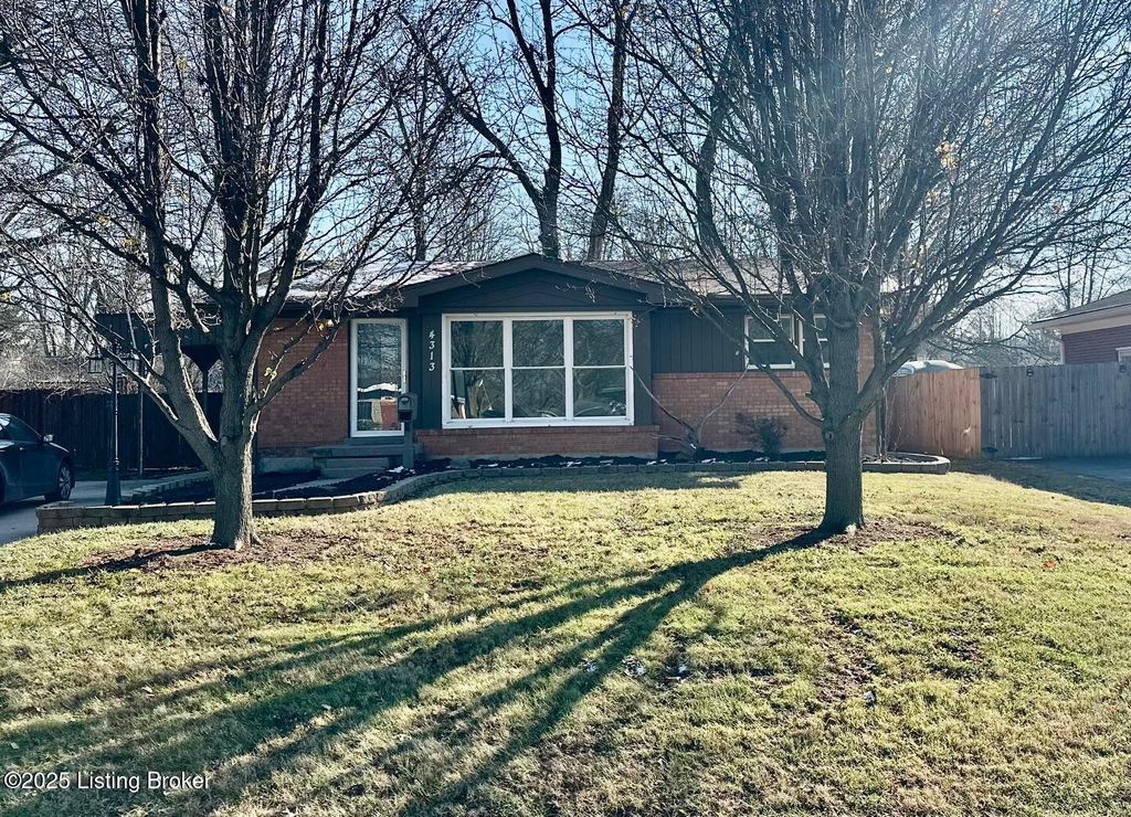 Photo of 4313 Dohn Ave, Louisville, KY 40216 (MLS # 1705015)