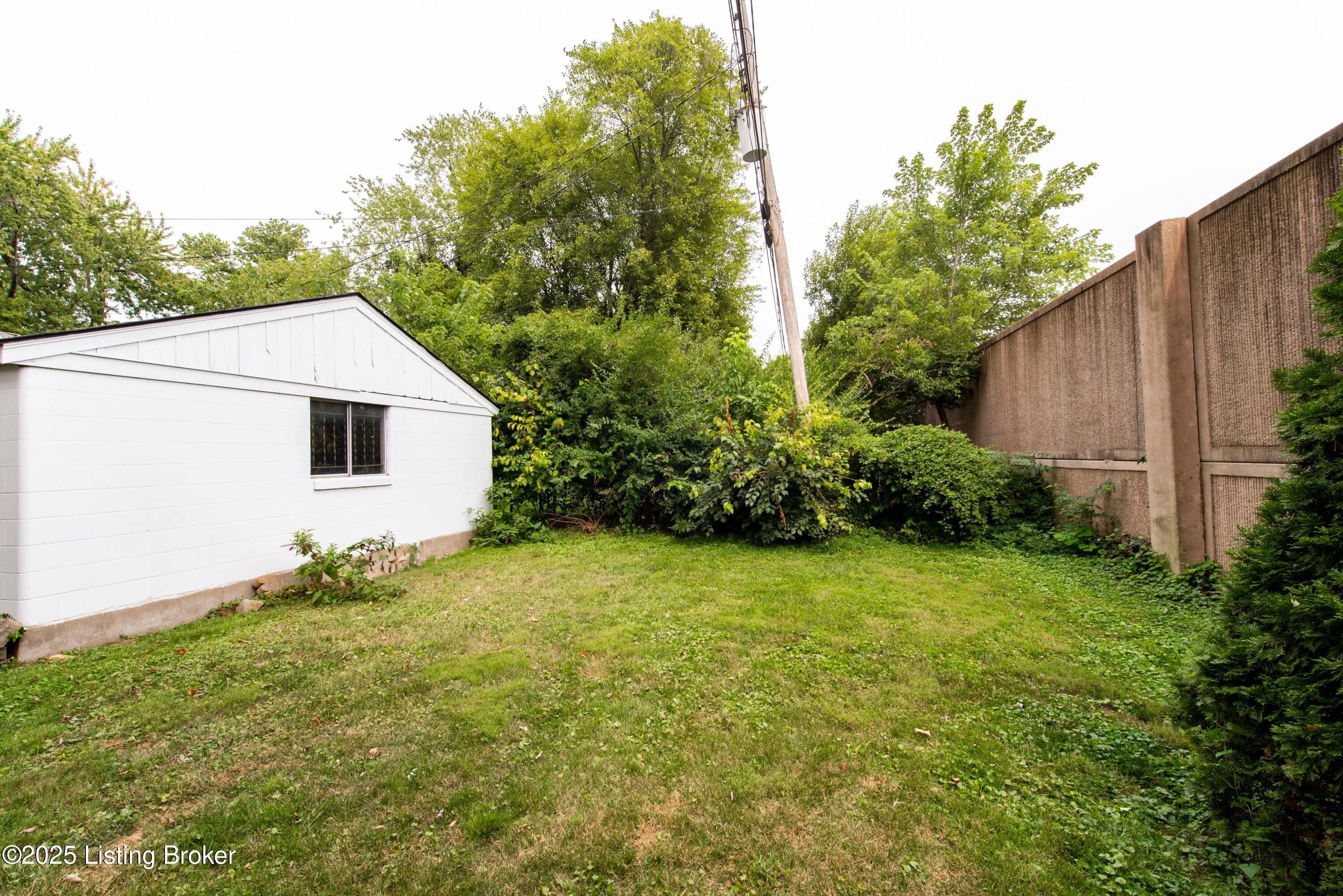 Louisville, Kentucky 40205, United States, 3 Bedrooms Bedrooms, ,2 BathroomsBathrooms,Residential,Active,136256