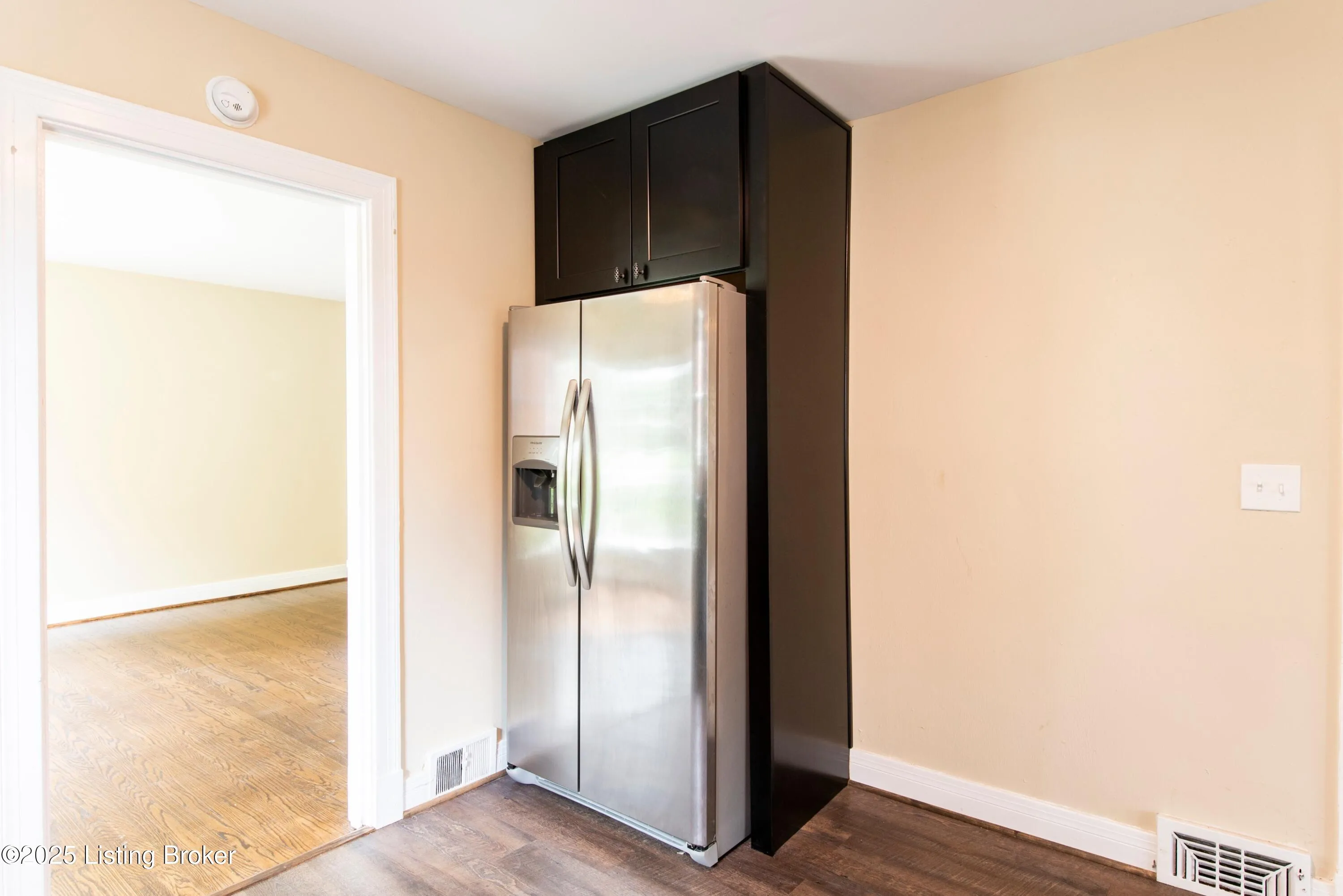 Louisville, Kentucky 40205, United States, 3 Bedrooms Bedrooms, ,2 BathroomsBathrooms,Residential,Active,136256