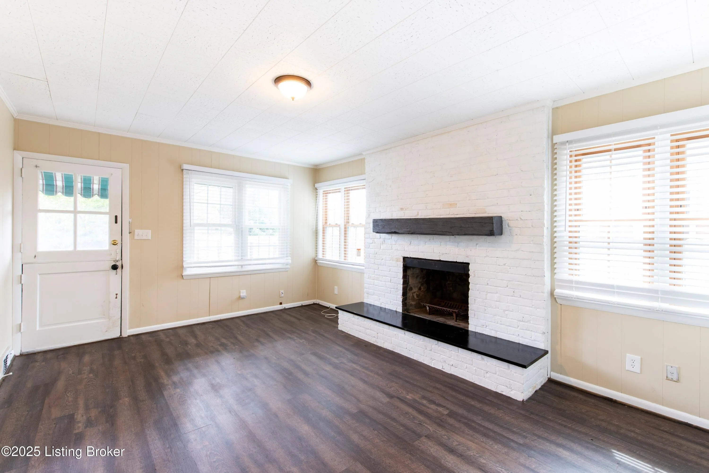 Louisville, Kentucky 40205, United States, 3 Bedrooms Bedrooms, ,2 BathroomsBathrooms,Residential,Active,136256