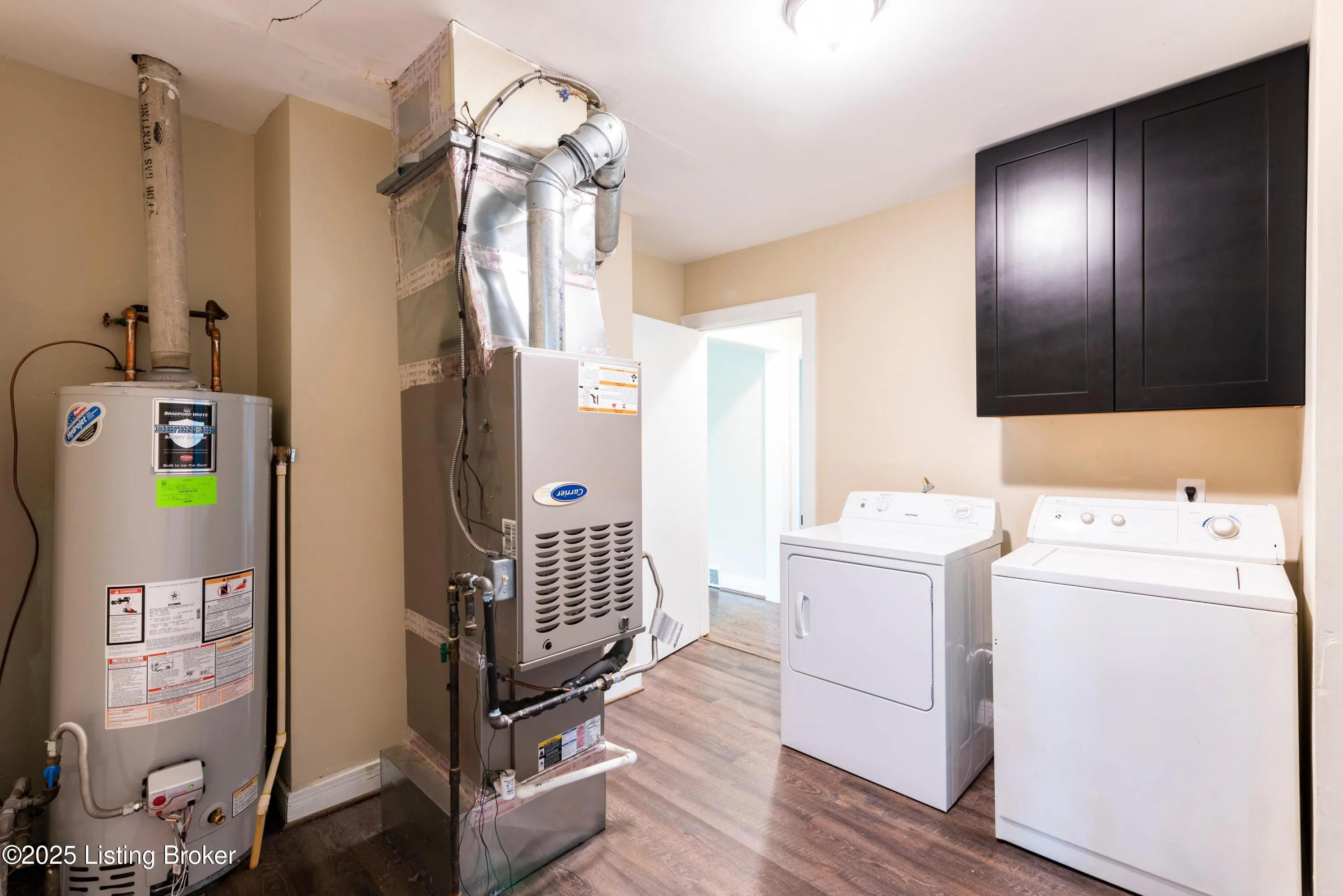 Louisville, Kentucky 40205, United States, 3 Bedrooms Bedrooms, ,2 BathroomsBathrooms,Residential,Active,136256