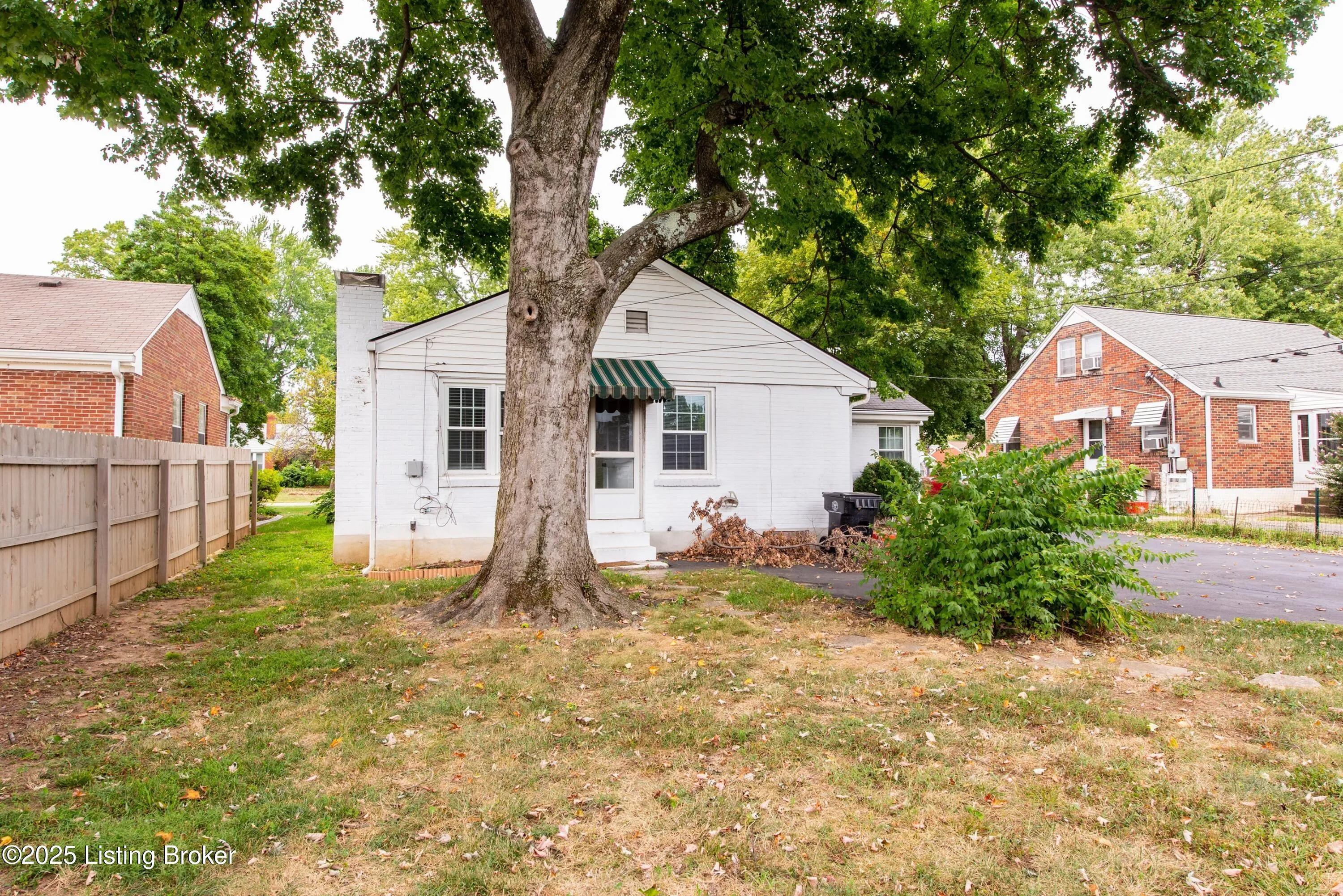 Louisville, Kentucky 40205, United States, 3 Bedrooms Bedrooms, ,2 BathroomsBathrooms,Residential,Active,136256