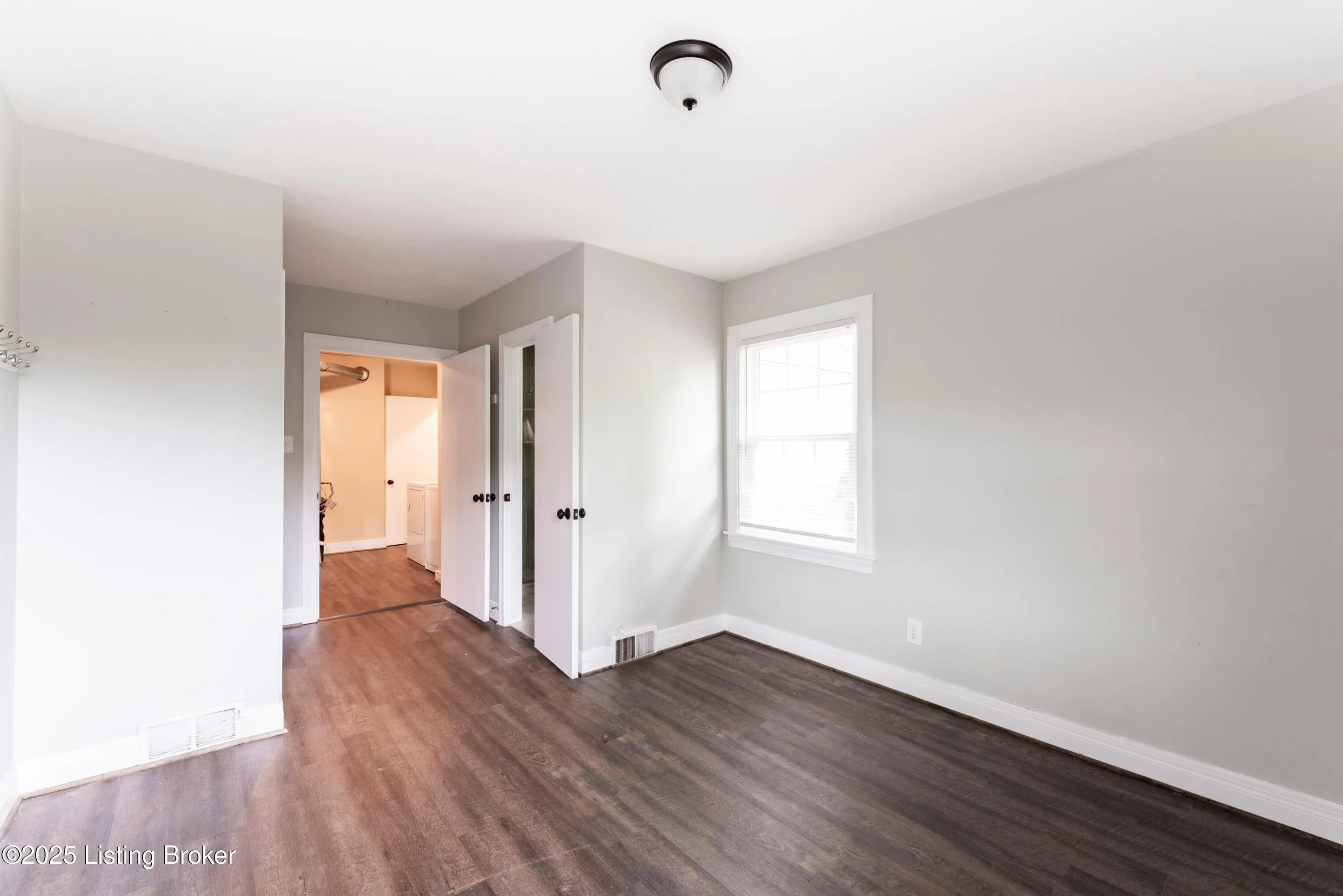 Louisville, Kentucky 40205, United States, 3 Bedrooms Bedrooms, ,2 BathroomsBathrooms,Residential,Active,136256