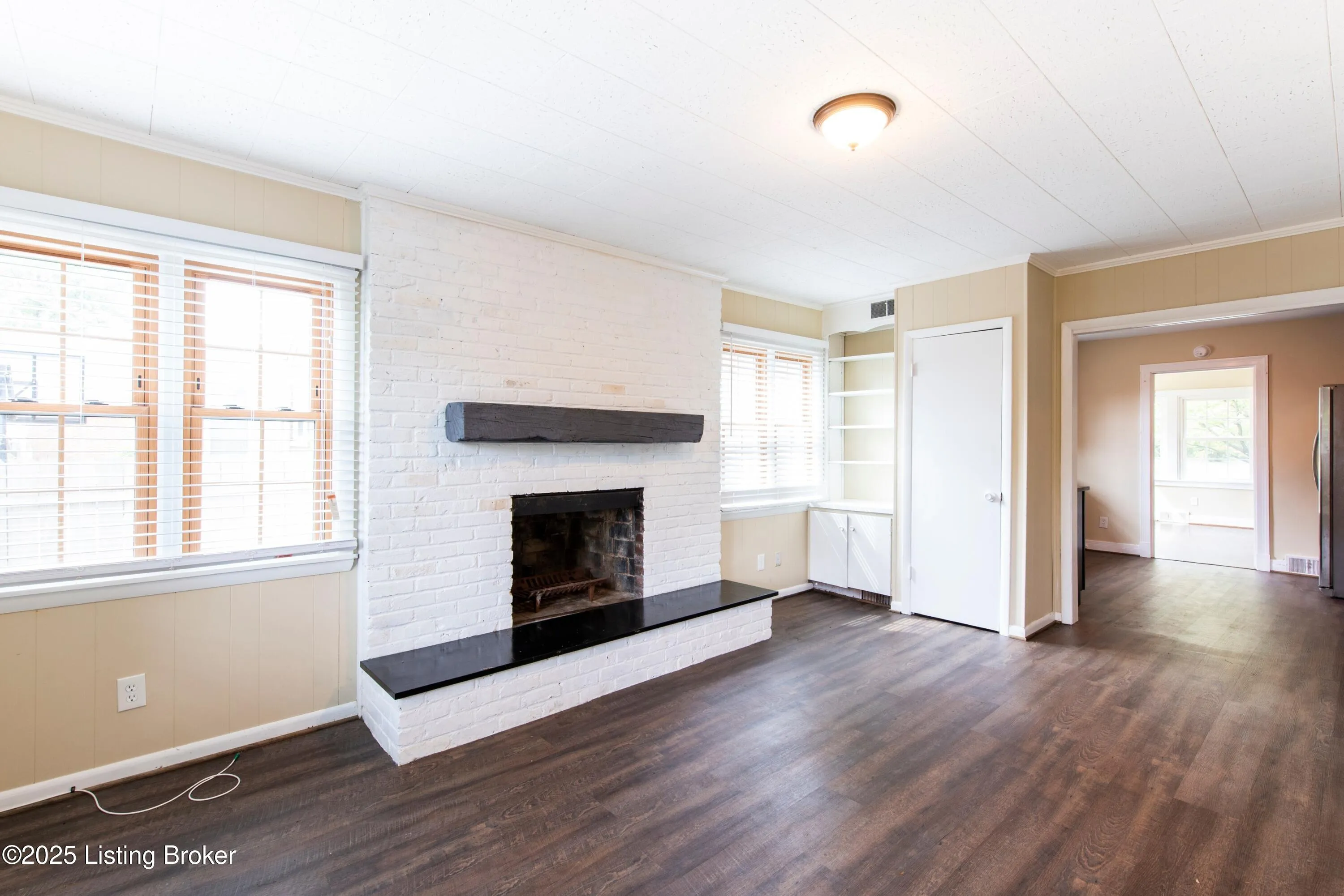 Louisville, Kentucky 40205, United States, 3 Bedrooms Bedrooms, ,2 BathroomsBathrooms,Residential,Active,136256