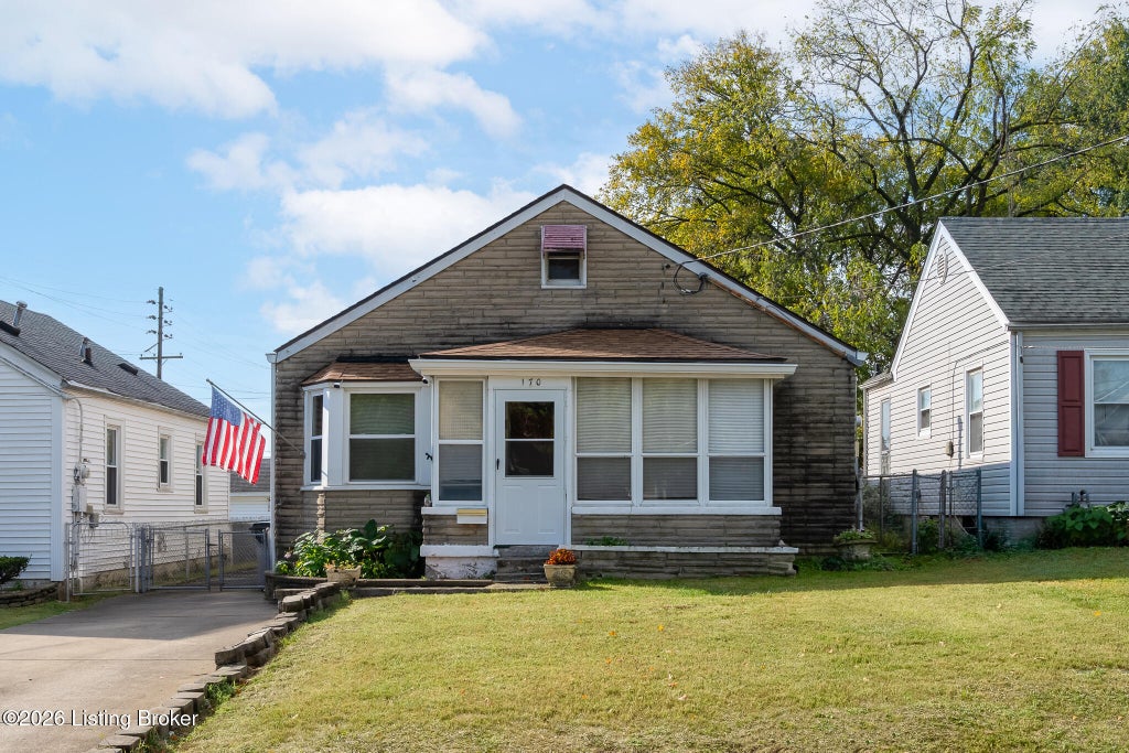 Photo of 170 E Ashland Ave, Louisville, KY 40214 (MLS # 1732397)