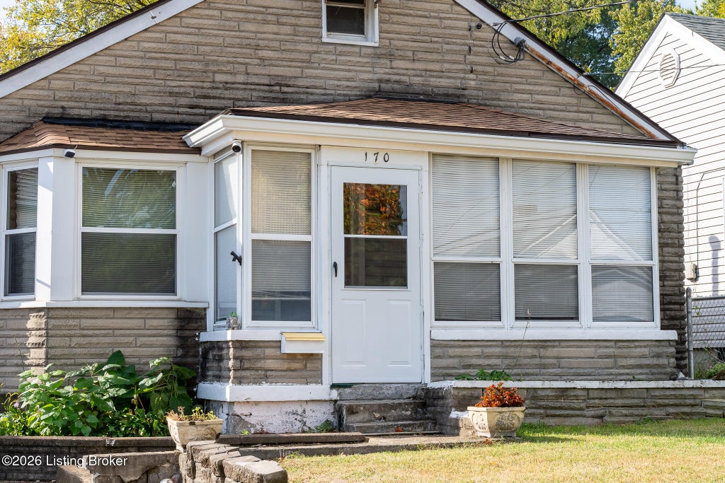 Photo of 170 E Ashland Ave, Louisville, KY 40214 (MLS # 1732397)