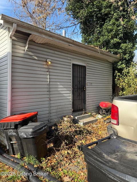 Tiny photo for 115 Boston Ct, Louisville, KY 40212 (MLS # 1704520)