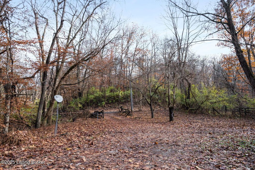 Photo of 3500 Rose Island Rd, Prospect, KY 40059 (MLS # 1704101)