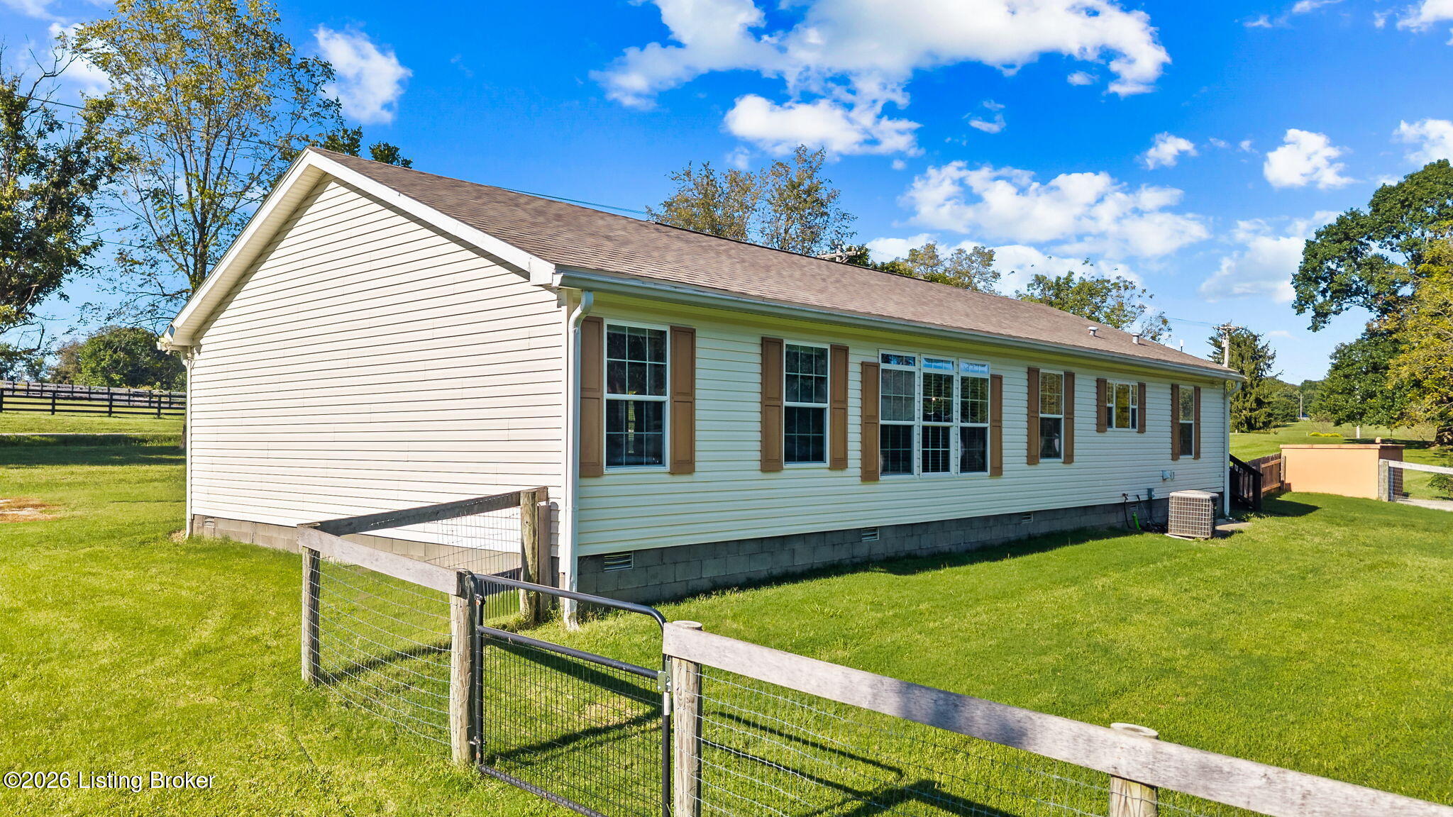 3233 Aiken Rd