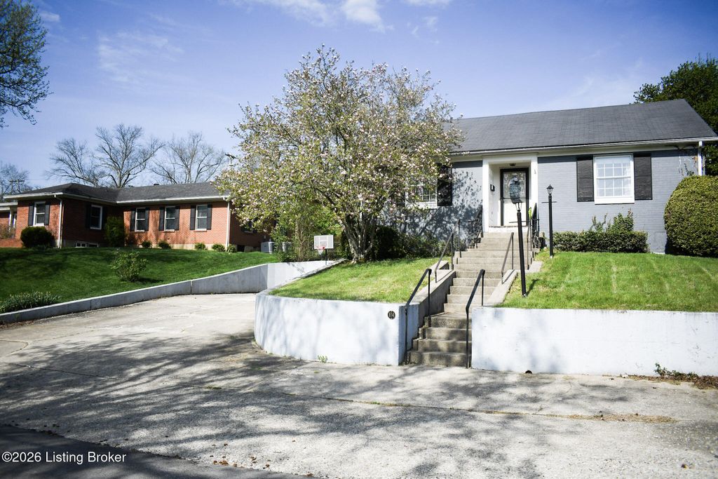 Photo of 104 Reservoir Rd, Frankfort, KY 40601 (MLS # 1713435)