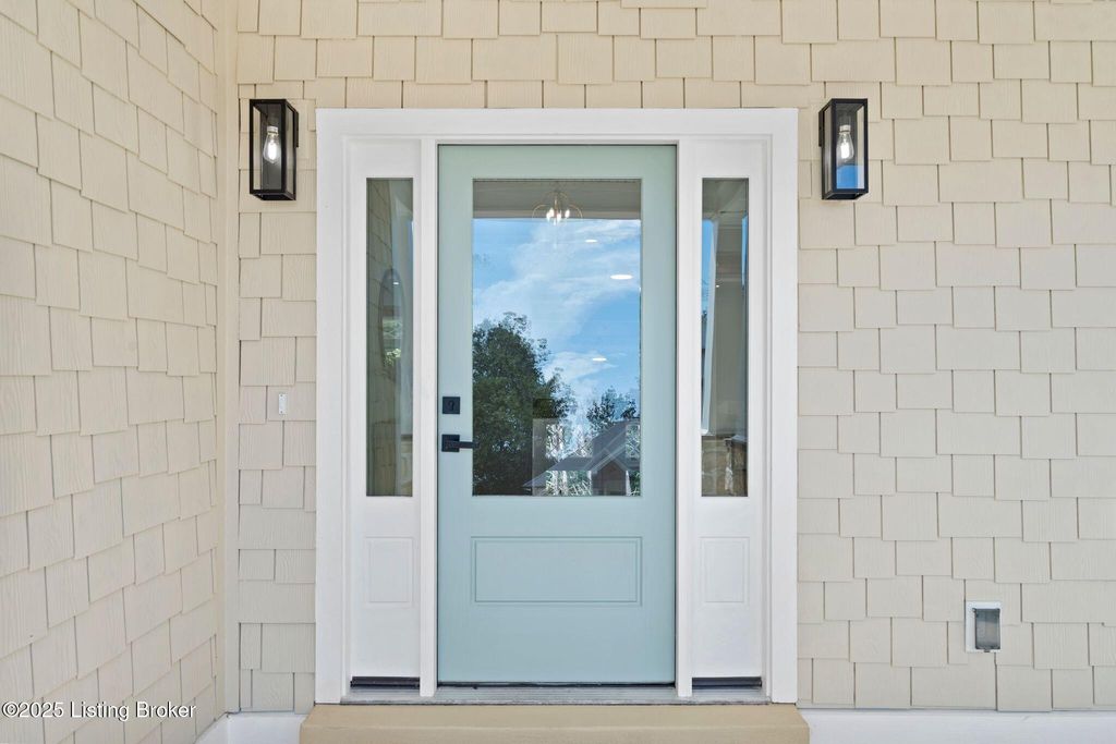 Photo of 222 Ferndale Dr, Elizabethtown, KY 42701 (MLS # 1708337)