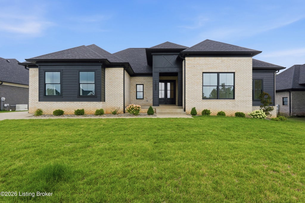 Photo of 3214 Grand Lakes Dr, Louisville, KY 40299 (MLS # 1722613)
