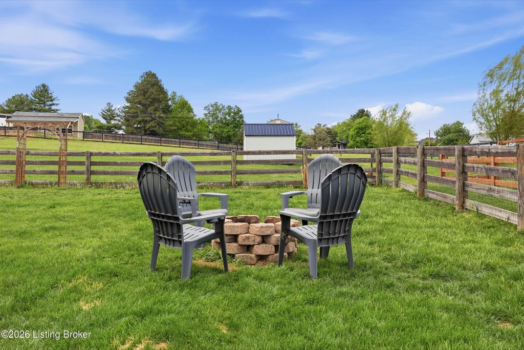 Photo of 301 Copper Creek Dr, Mt Washington, KY 40047 (MLS # 1716544)