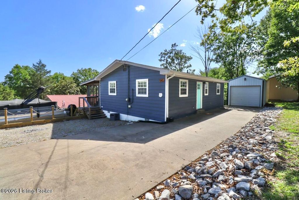 Photo of 940 Nolin Estates Rd, Clarkson, KY 42726 (MLS # 1717420)