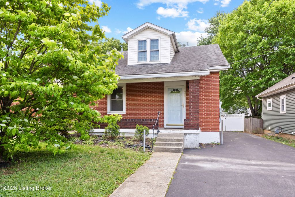 Photo of 830 Clarks Ln, Louisville, KY 40217 (MLS # 1716334)