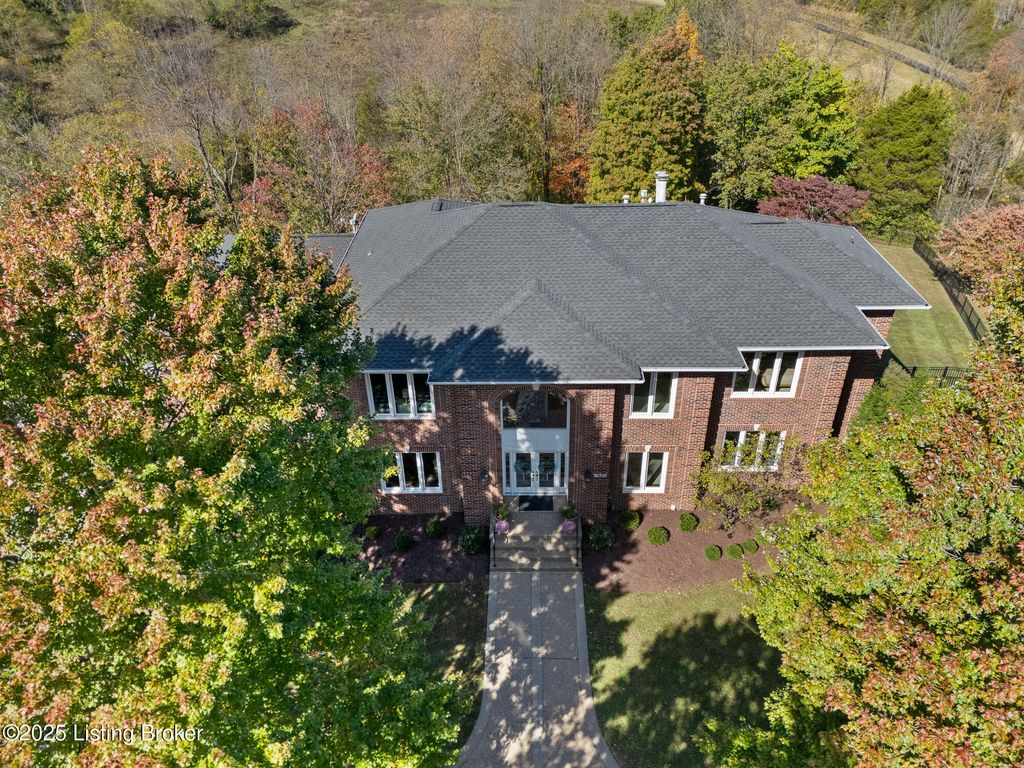 Photo of 7421 Cedar Bluff Ct, Prospect, KY 40059 (MLS # 1701980)